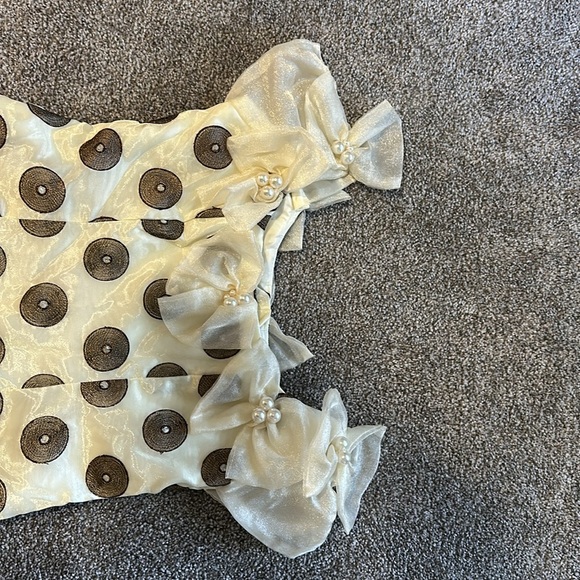 Vintage Bow, Pearl & Bronze Detail Top - Picture 4 of 12